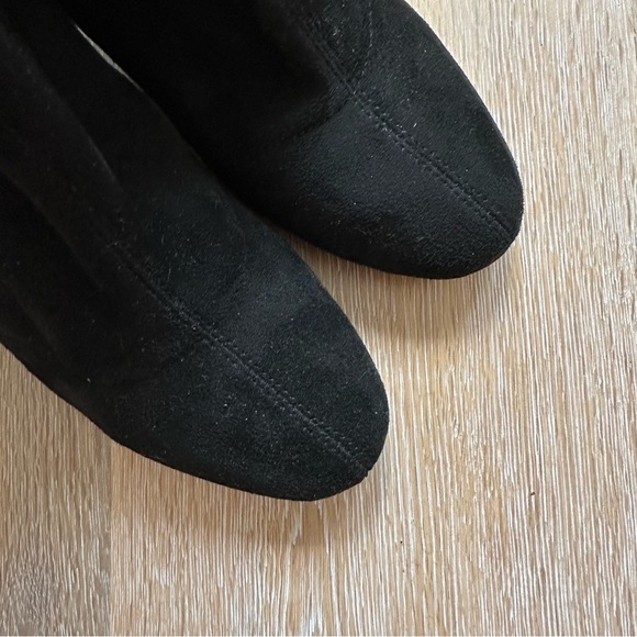 Wild Diva Black Faux Suede Booties Block Heel - Size US 7 - Picture 2 of 7